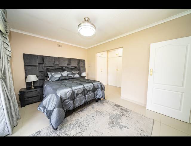 4 BEDROOM FREESTANDING FOR SALE IN FARRARMERE
